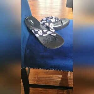 Clarks womans wedge sandals